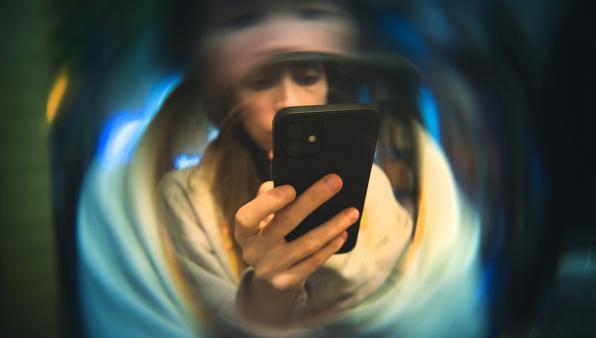 La terapia psicologica entra nello smartphone: risultati promettenti da un’app giapponese